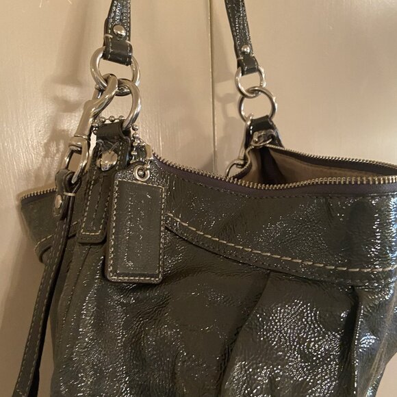 Vintage COACH Dark Gray Patent Leather Crossbody bag W/ Shoulder strap. - Picture 3 of 4